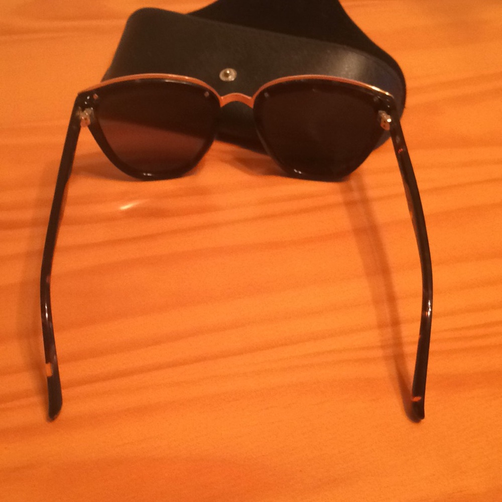 New Diff Sunglasses - image 2